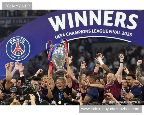 国米替补席庆祝恩里克进球,团队氛围助年轻球员成长